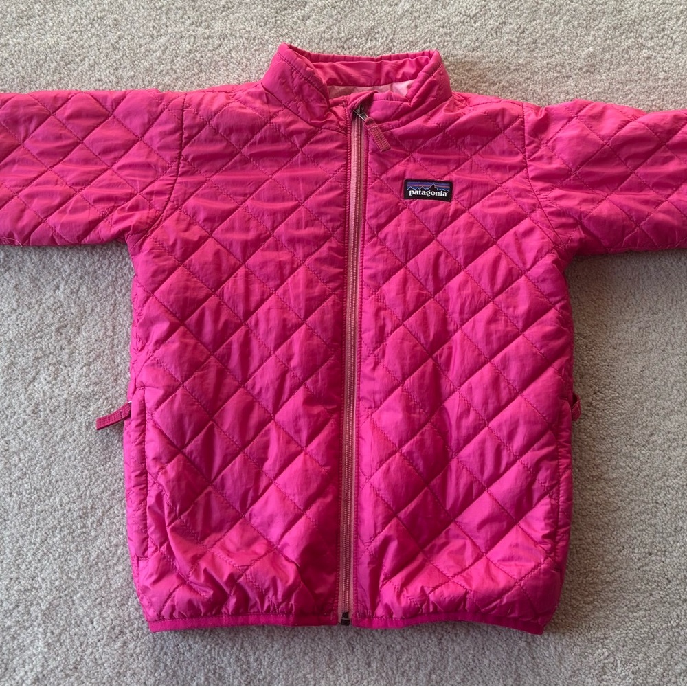 Patagonia Fuchsia Puffer Jacket with Quilted Design and Stand-Up Collar